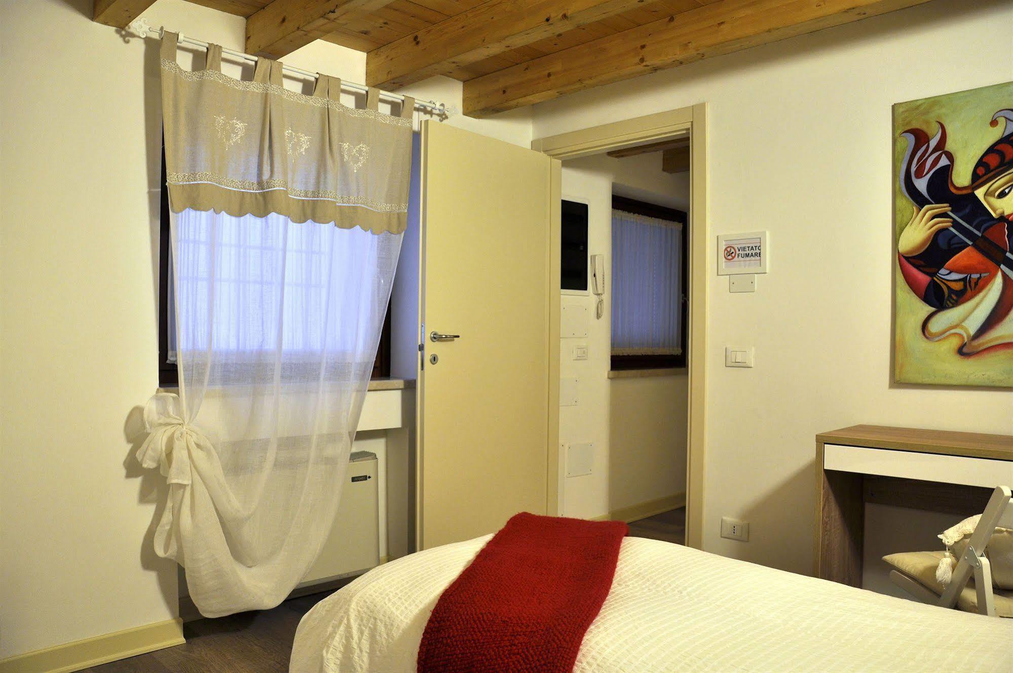 Corsomatteotti62 Bed and Breakfast Μπρέσια Εξωτερικό φωτογραφία